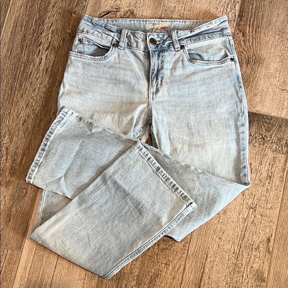 Women’s Wrangler bootcut jeans. Size 9x30. Light wash